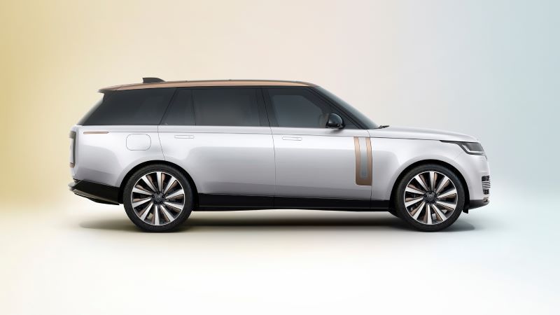 The New Range Rover SV 2023-2024 ด้านข้าง