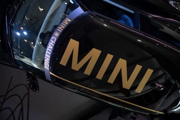 MINI Black Edition E-Challenge รุ่นพิเศษเฉพาะ มินิ มิลเลนเนียม ออโต้  2