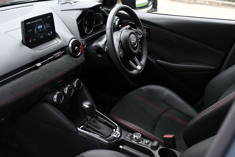 NEW MAZDA 2 ESSENTIAL SIGNATURE ภายใน