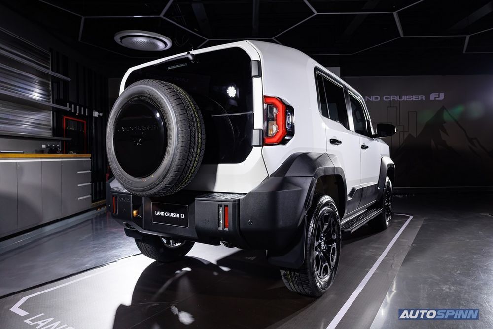 TOYOTA LAND CRUISER FJ