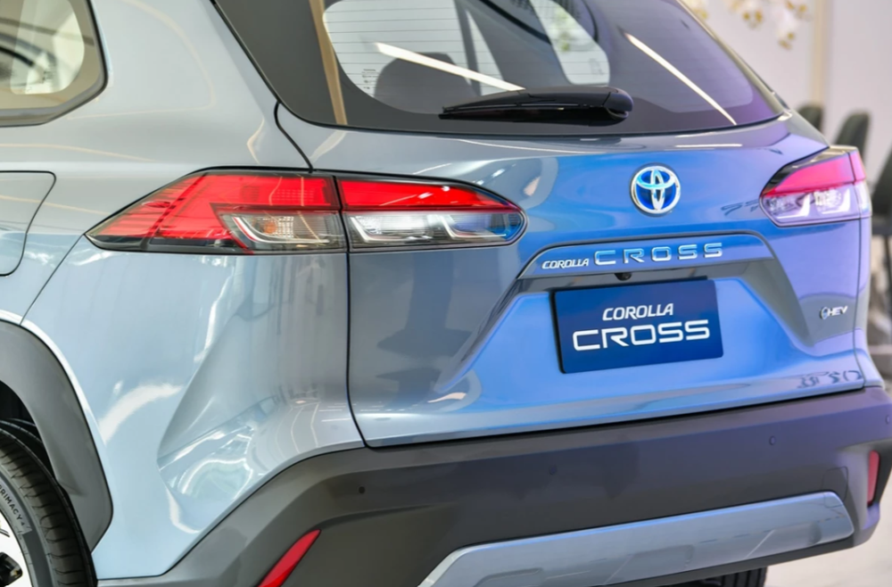Toyota Corolla Cross 2024 รุ่น HEV Premium มีอะไรเพิ่มเติมจากรุ่น 1.8 Sport Plus บ้าง 