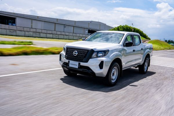 NAVARA DC SL 2025