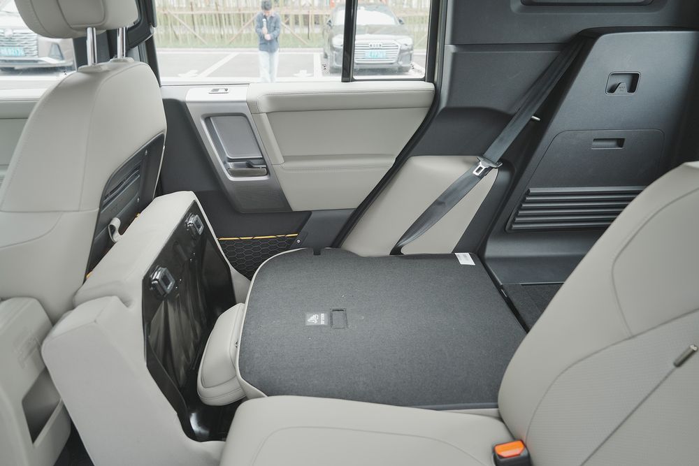 iCAR V23 Seat Fold