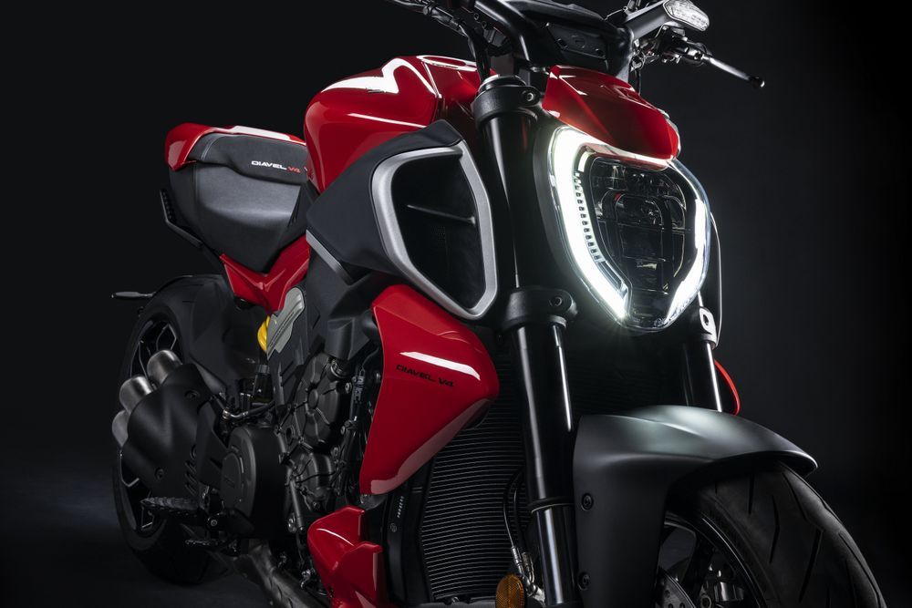 Ducati Diavel V4 headlight
