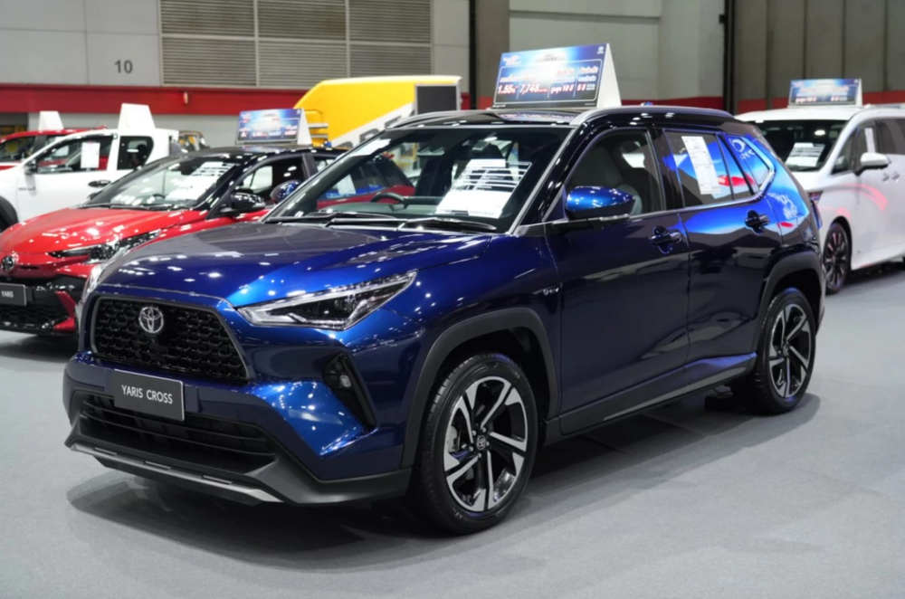 TOYOTA YARIS CROSS 2025