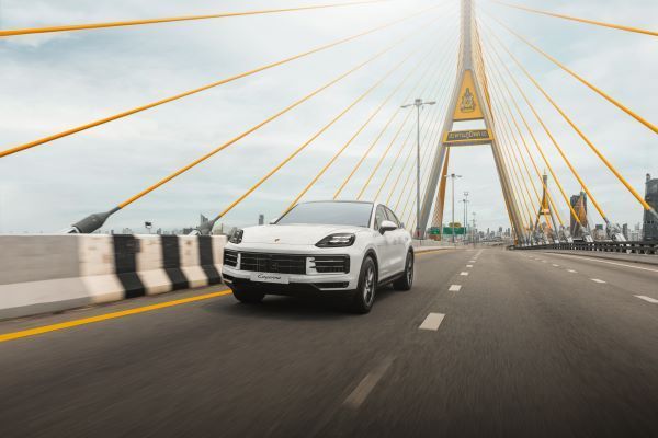 Porsche Cayenne S E-Hybrid Coupe 2024 ด้านหน้า