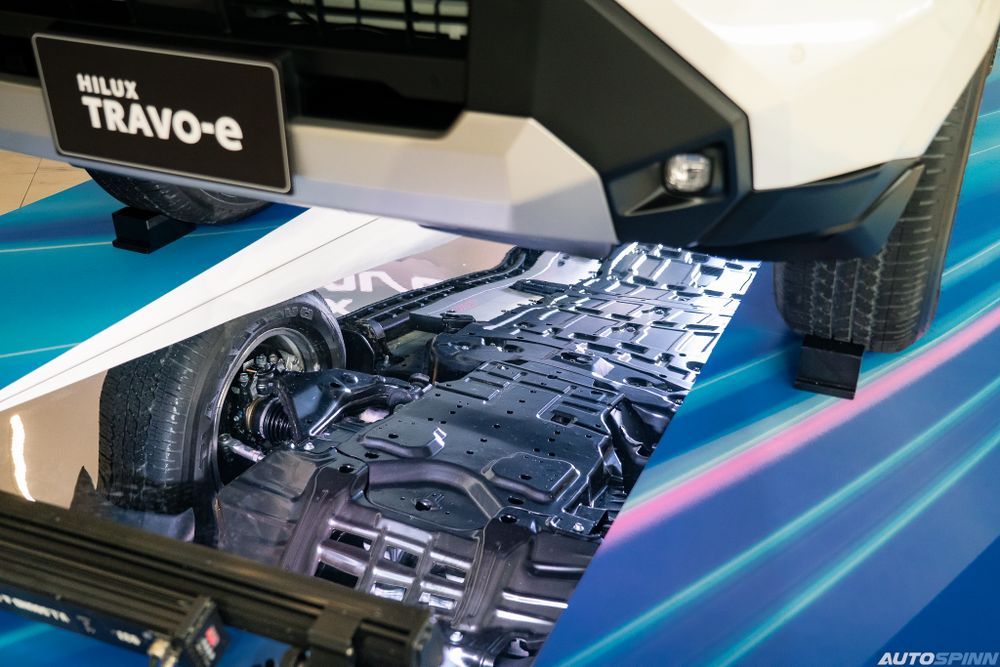 TOYOTA HILUX TRAVO-e