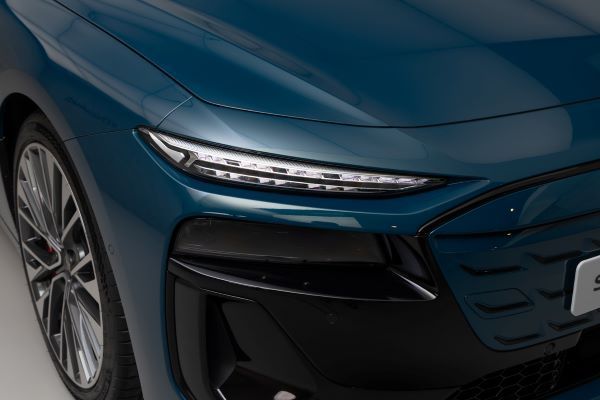 ตารางผ่อน Audi S6 e-tron 2025 ไฟหน้า