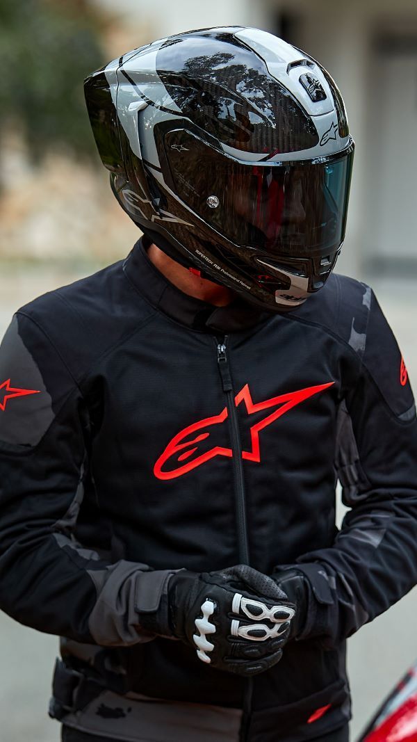 Alpinestars เปิดตัวหมวกกันน็อคทางเรียบ Supertech R10 2025