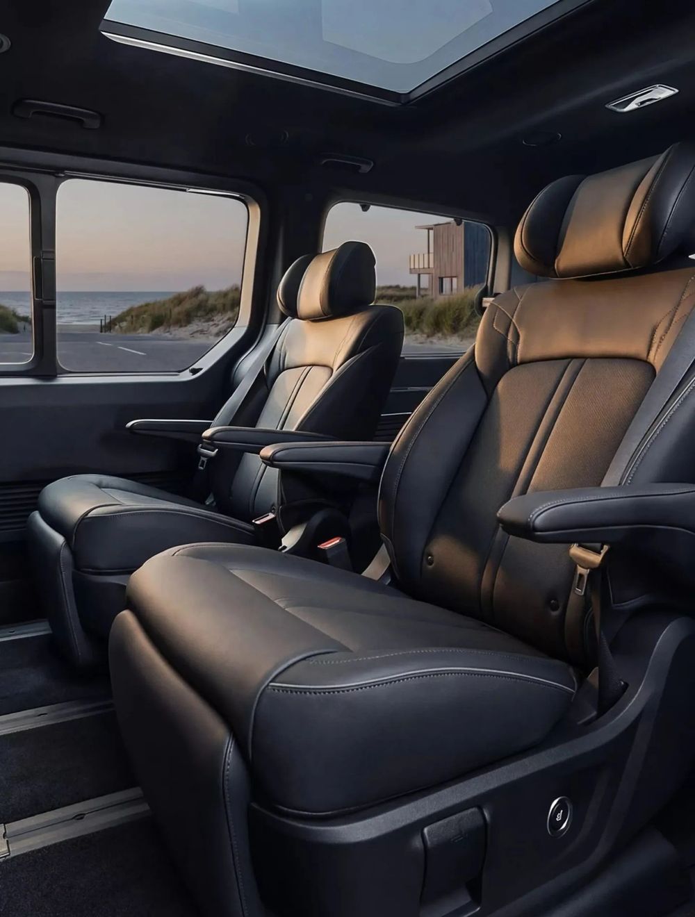 Hyundai Staria Electric เบาะ VIP แถวที่สอง