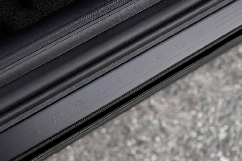 Hyundai Palisade Black Ink Edition สคัฟเพลทขอบประตู
