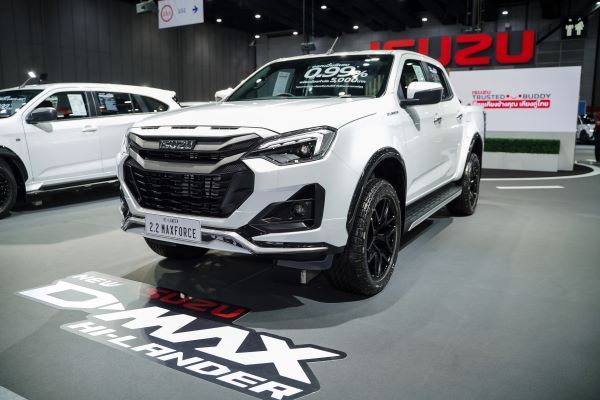 09 ใหม่! ISUZU HI-LANDER “THE ONE & ONLY” 2.2 Ddi 4 ประตู รุ่น Z