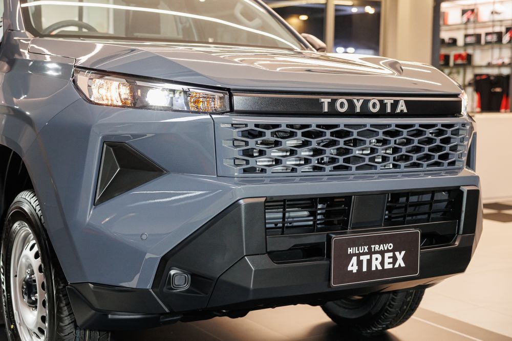 TOYOTA HILUX TRAVO