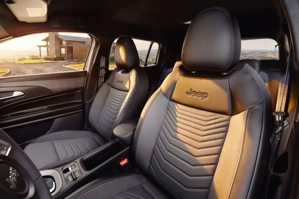 Jeep Avenger 2026 เบาะโดยสารตอนหน้า