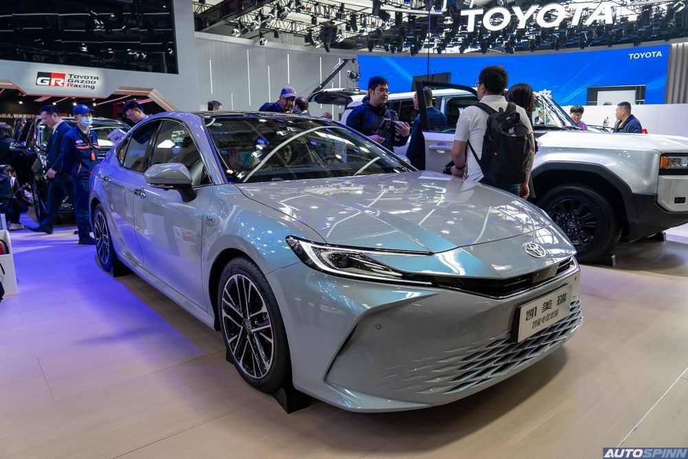 Toyota Camry Hybrid 2024