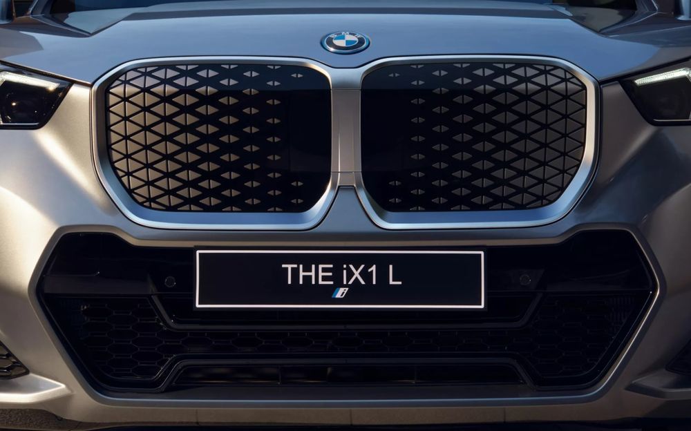 BMW iX1 eDrive20L M Sport 2025 กระจังหน้า