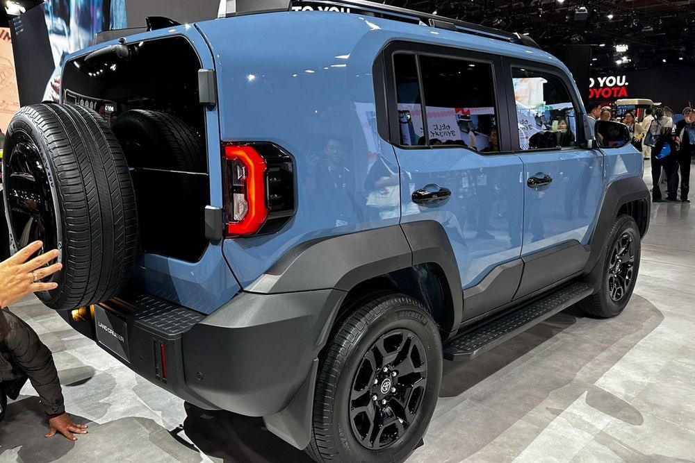 Toyota Land Cruiser FJ 2026