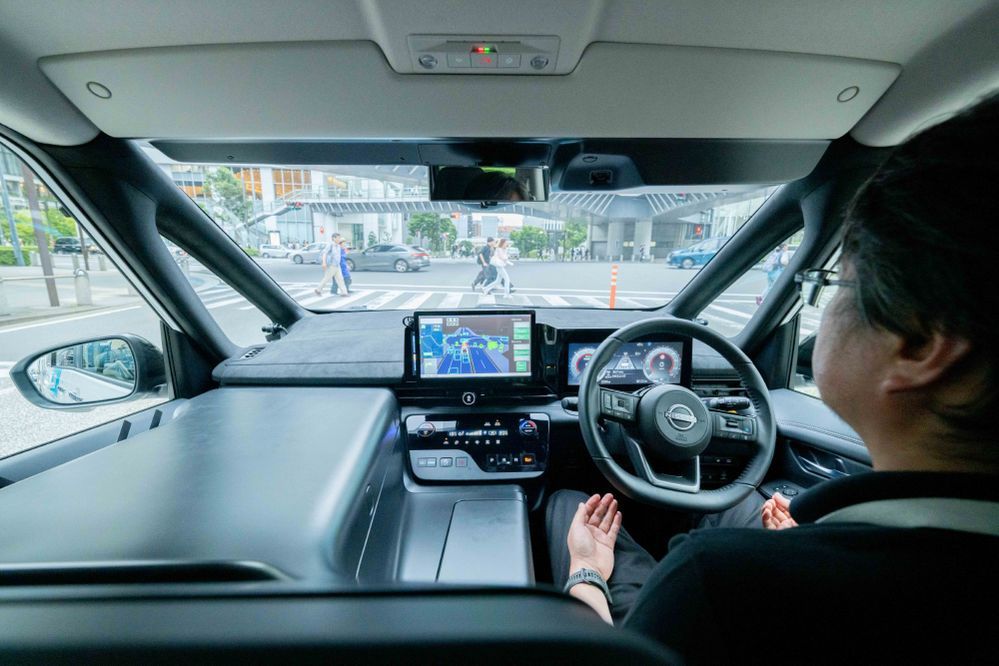 Nissan Serena ไร้คนขับ (2)