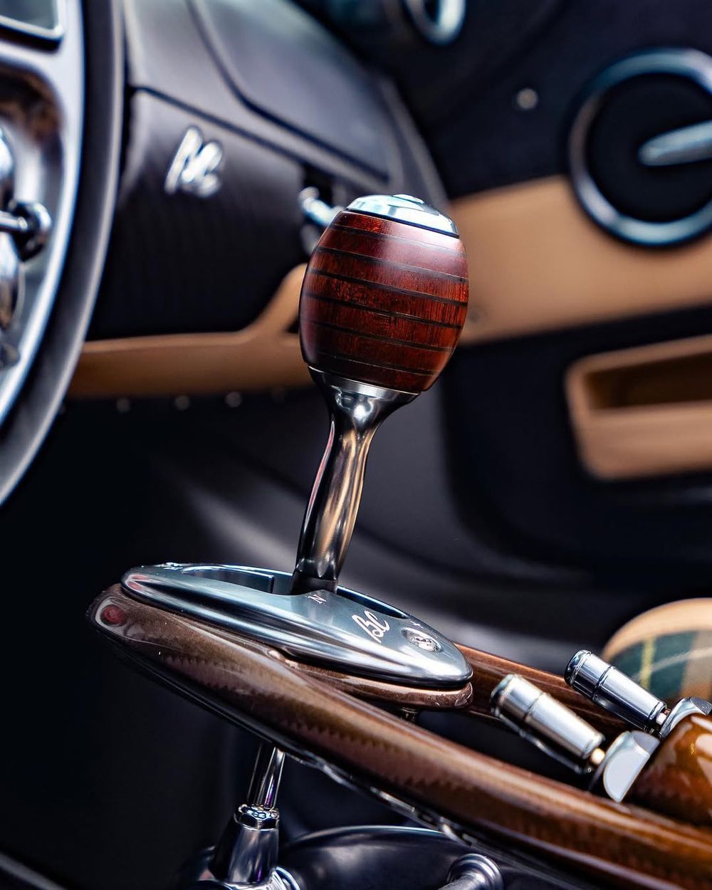 Pagani Huayra Roadster BC Supernova คันเกียร์