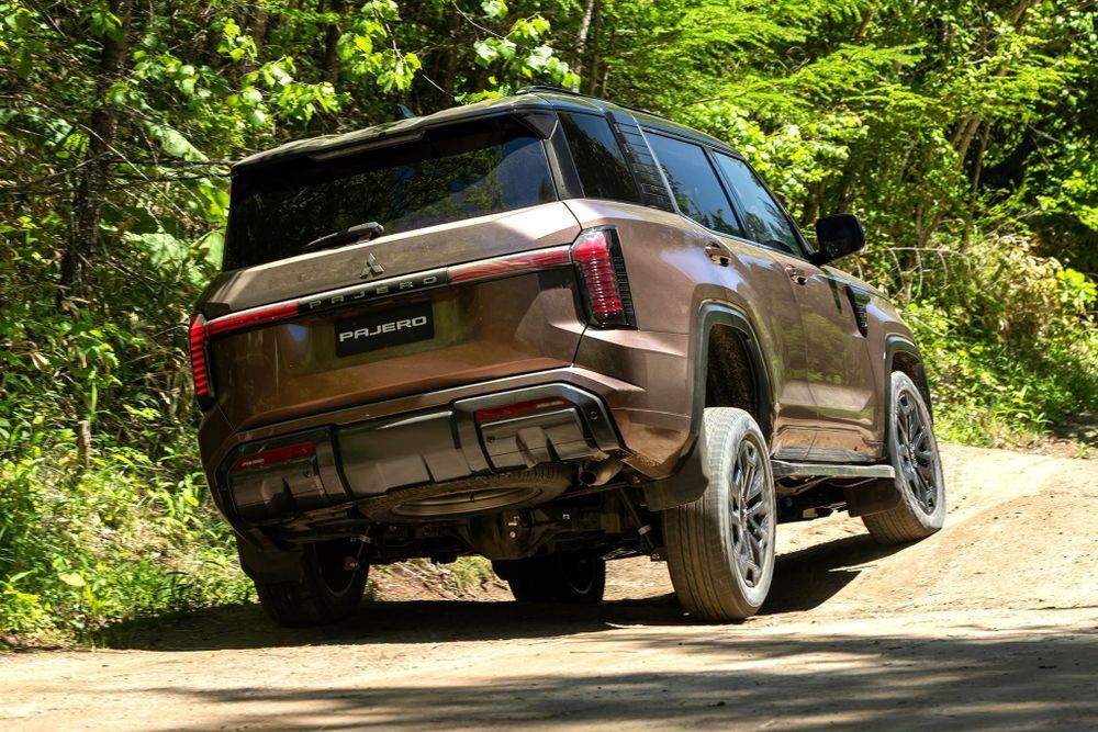 Mitsubishi PAJERO 2026