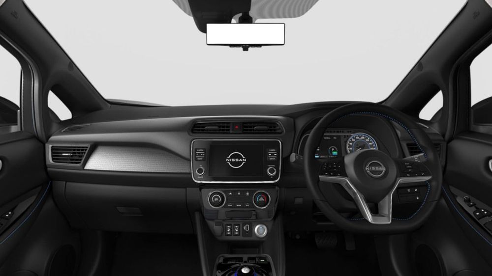 Nissan Leaf 2023 black interior