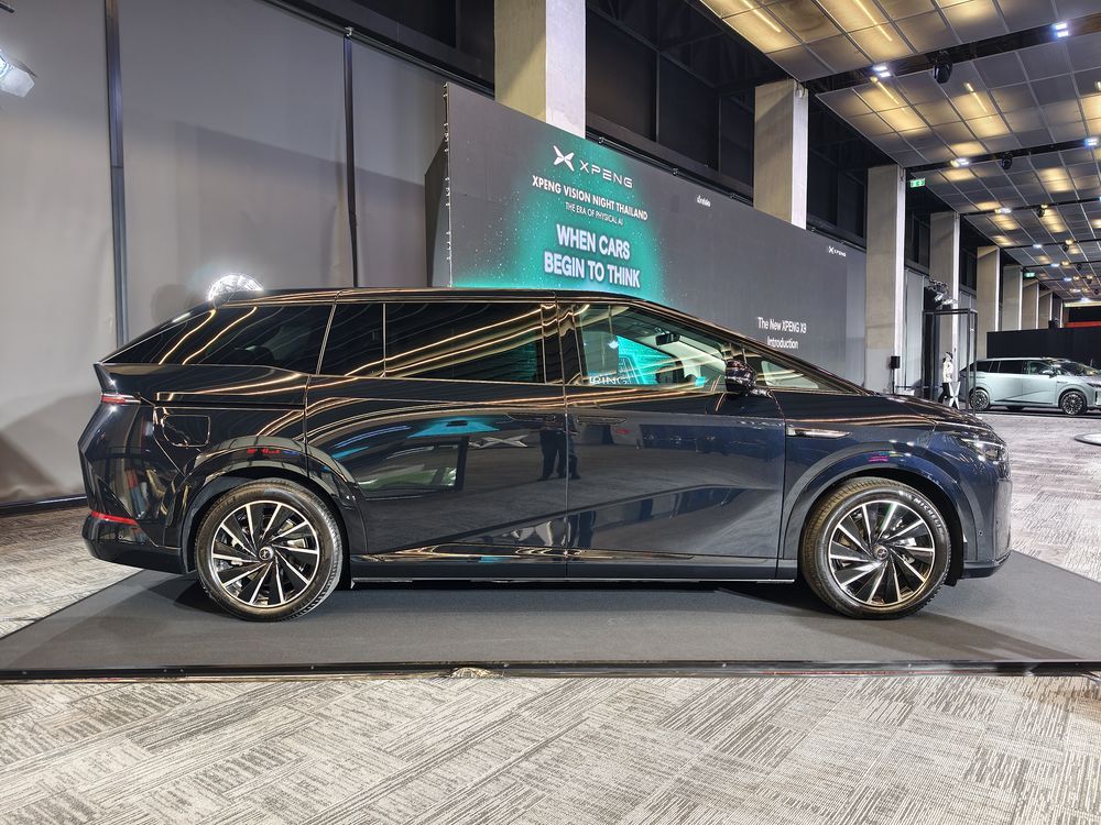 XPENG X9 2026