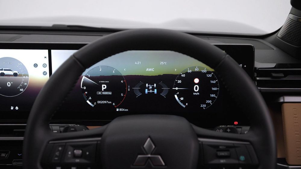 Mitsubishi PAJERO 2026