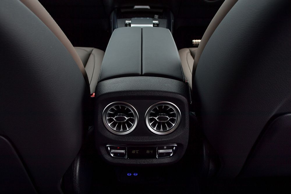 Mercedes-Benz G 450 d Vintage Look แอร์หลัง