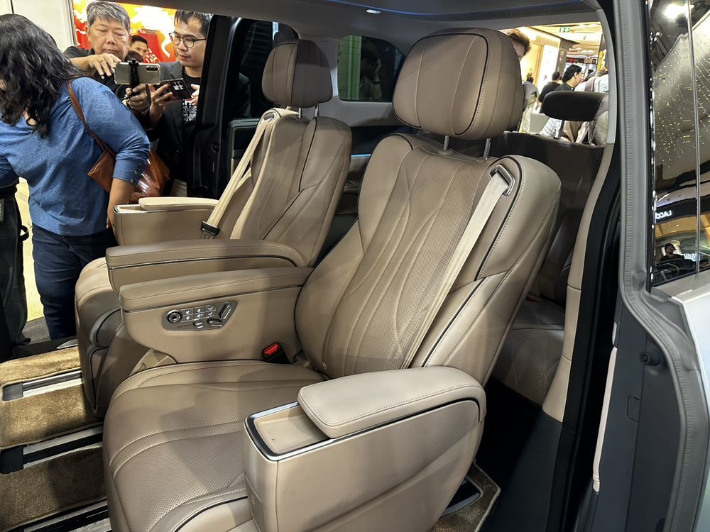 XPENG X9 Executive Special Color Edition