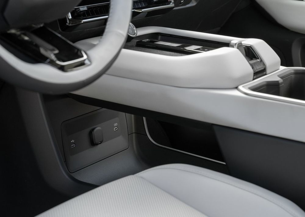 Toyota Highlander 2027 พอร์ตชาร์จ USB