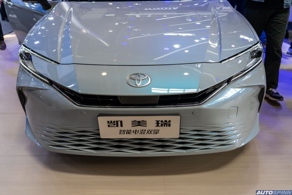 Toyota Camry Hybrid 2024