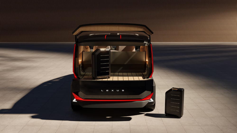 Lexus LS (Luxury Space) พื้นที่เก็บสัมภาระด้านหลัง