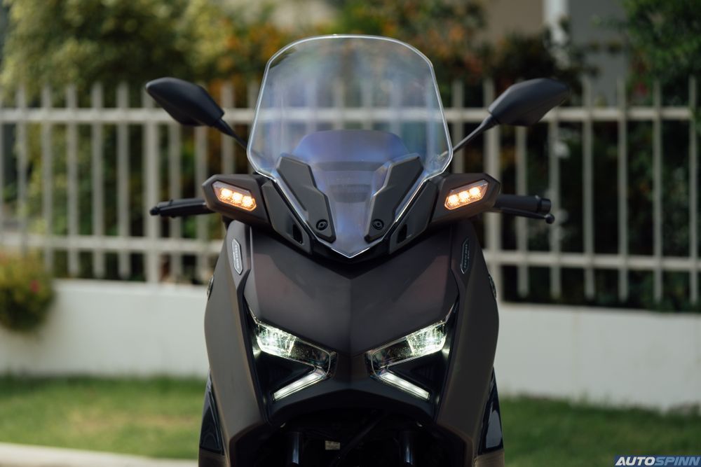 Yamaha XMAX Tech MAX Front