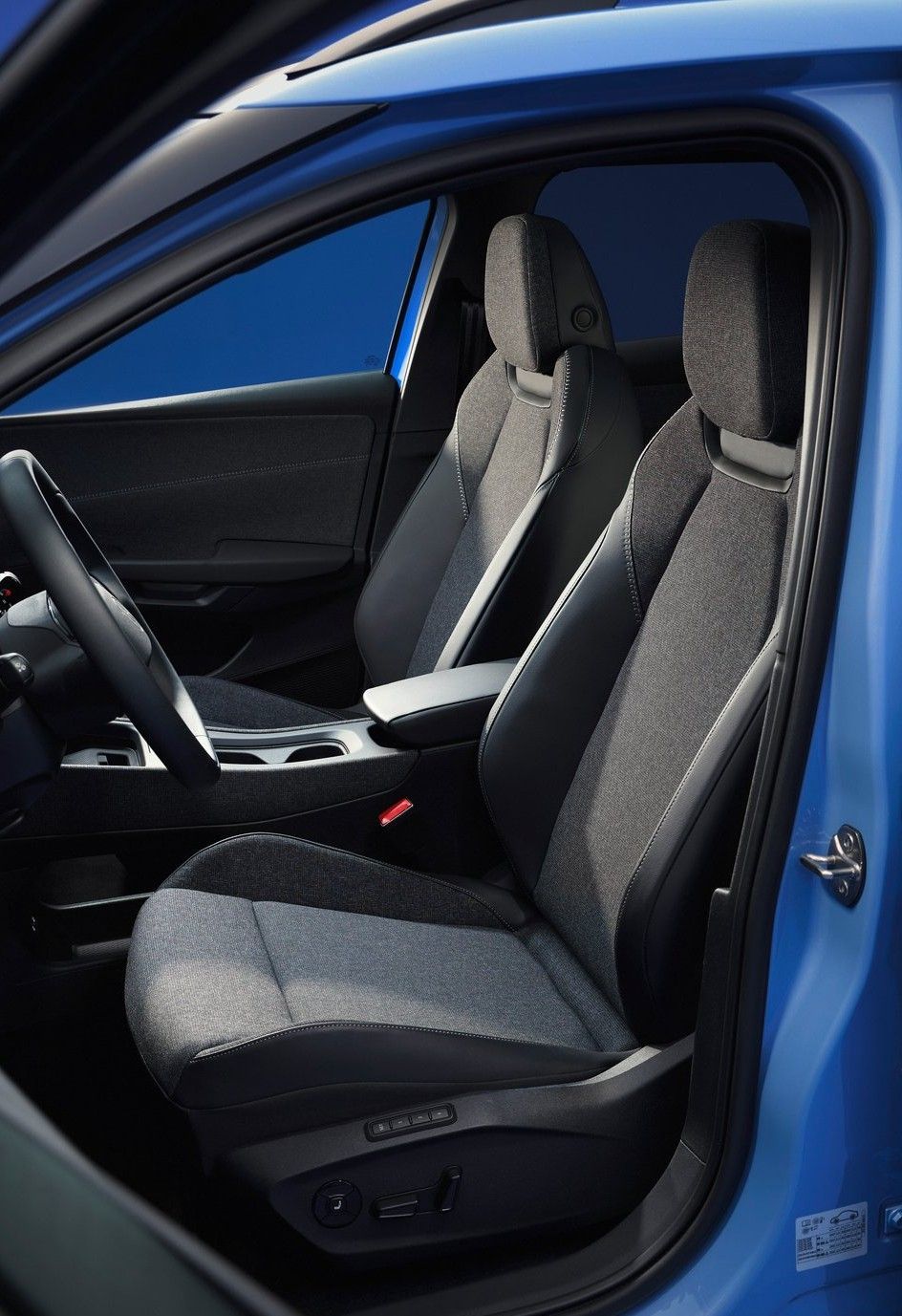 New Volkswagen ID.Cross เบาะโดยสารตอนหน้า