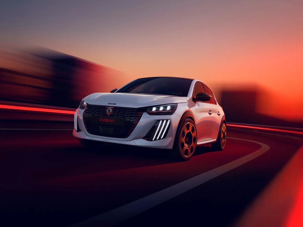 Peugeot e-208 GTi ด้านหน้า