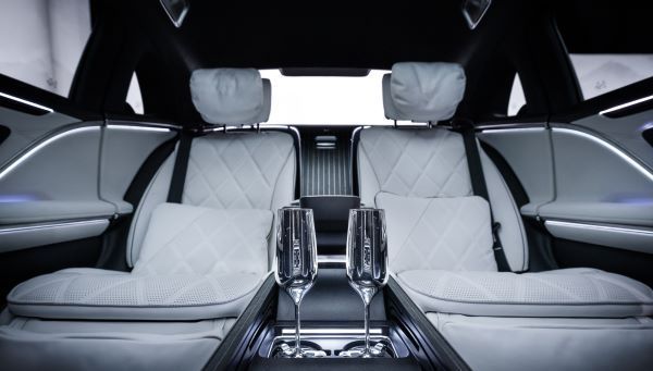 Mercedes-Maybach S 580 e Night Series เบาะโดยสาร