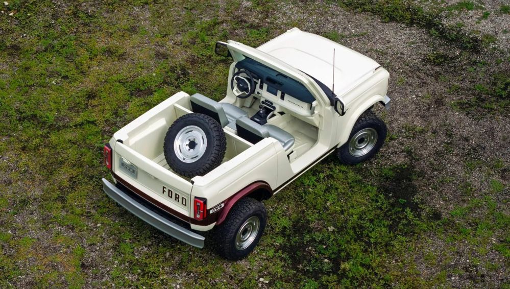Ford Bronco Roadster ด้านบน