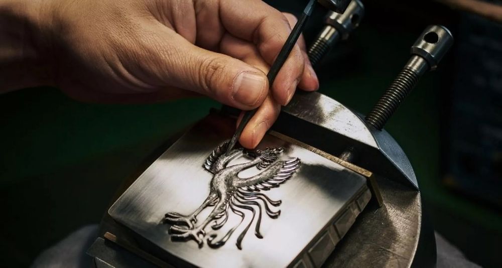 Toyota Century 2026 โลโก้