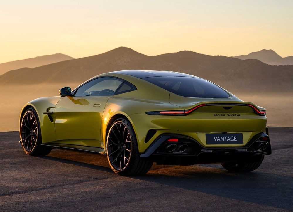 Aston Martin Vantage (2)