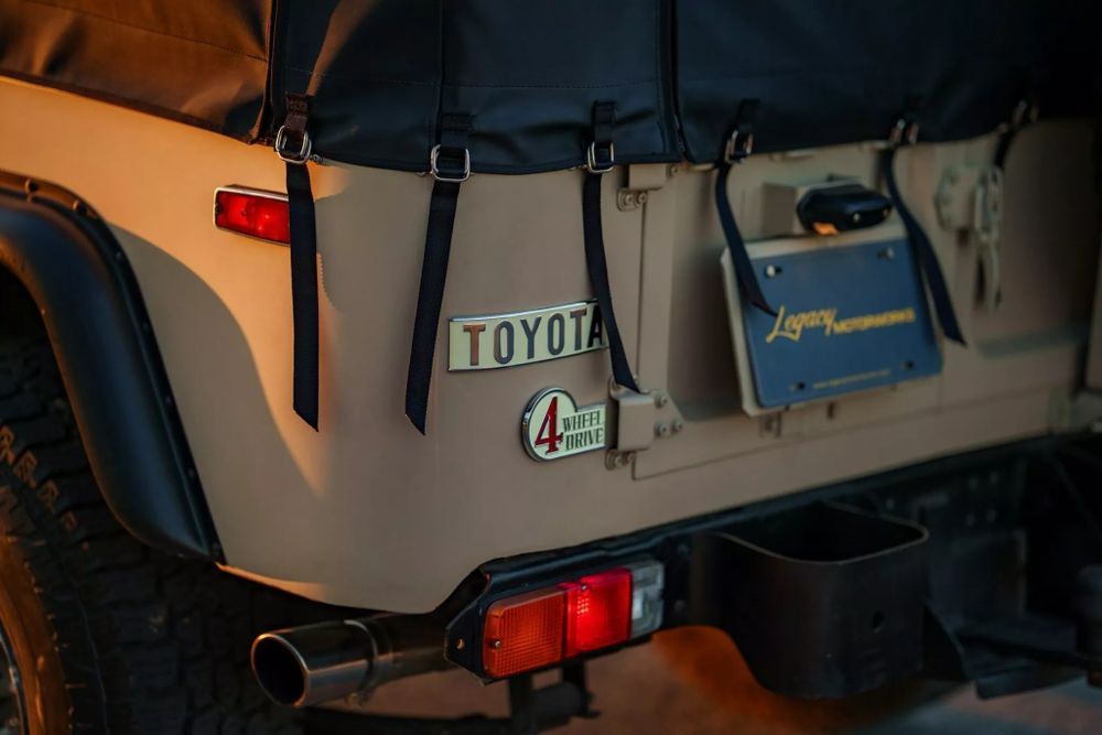 Toyota Land Cruiser FJ40 ท่อไอเสีย