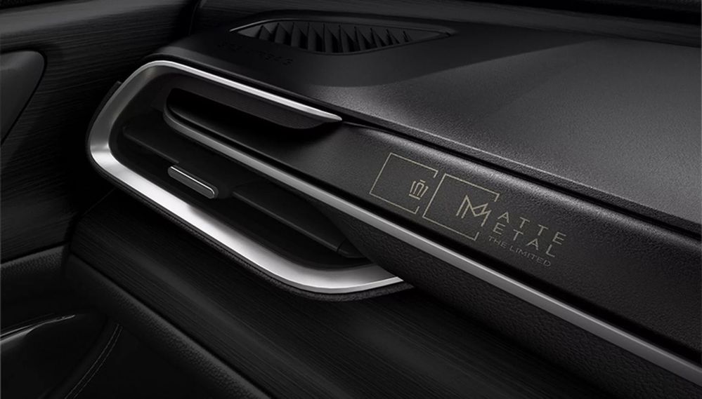 Crown Special Edition Z Limited Matte Metal คอนโซล
