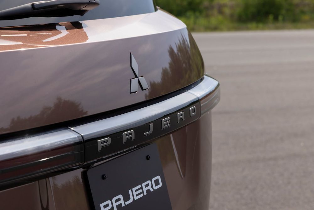 Mitsubishi PAJERO