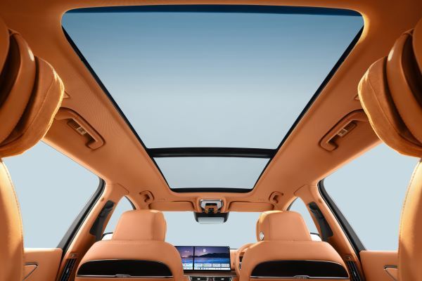 HONGQI E-HS9 2026 หลังคากราสรูฟ
