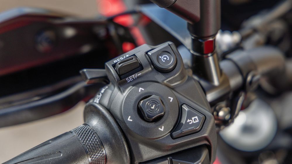 2025 Yamaha Tracer 7 Cruise control