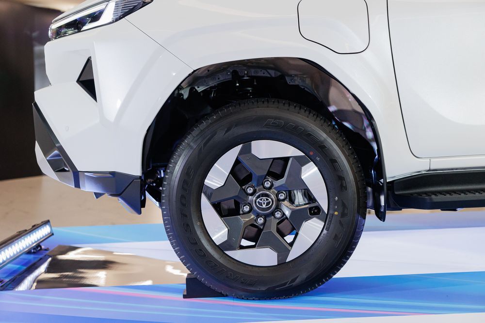 TOYOTA HILUX TRAVO-e