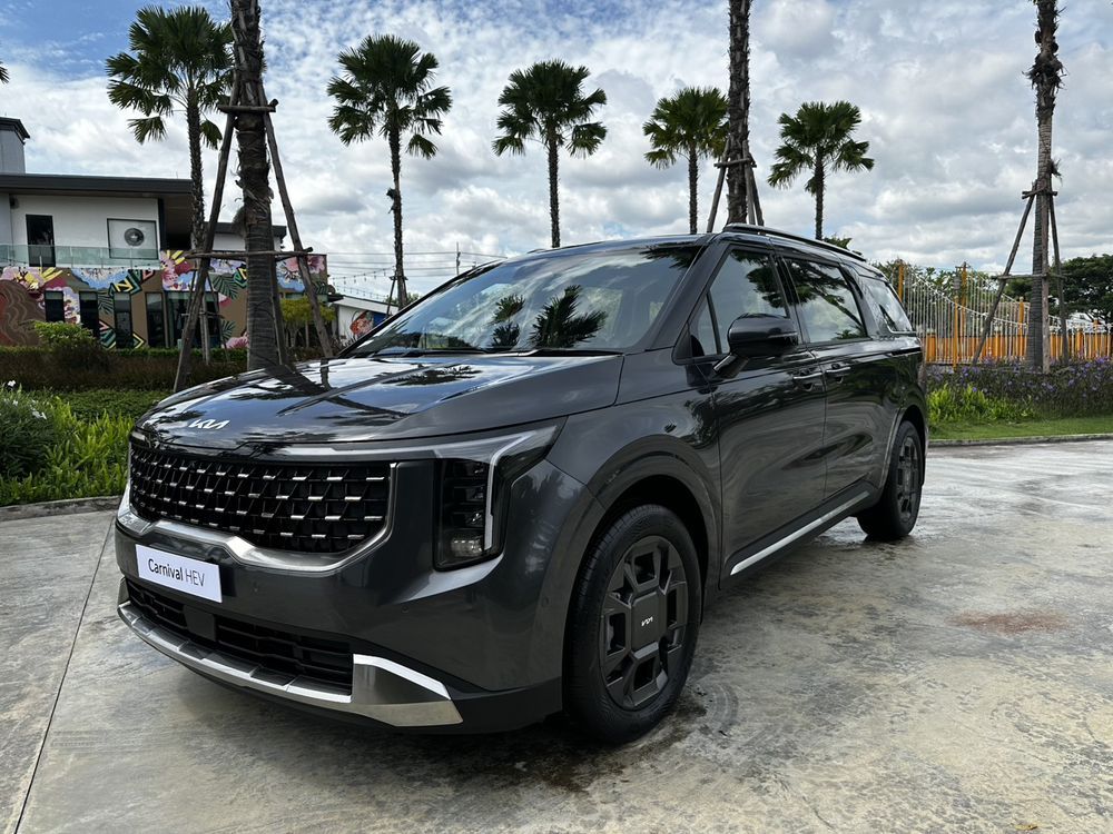 Kia Carnival HEV 2025