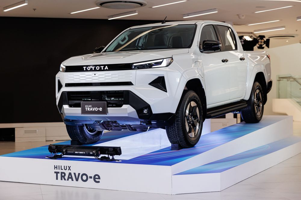 TOYOTA HILUX TRAVO-e