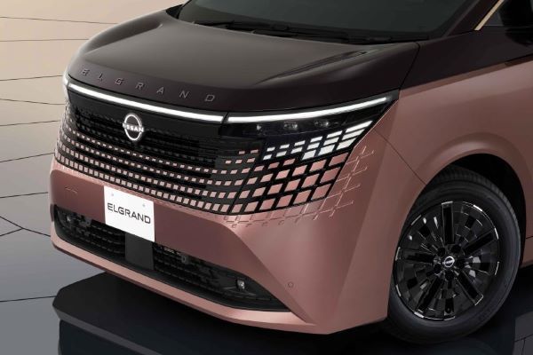 NISSAN Elgrand 2025-2026 กระจังหน้า