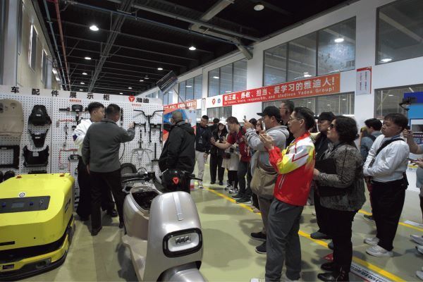 ดีลเลอร์เยี่ยมชมนวัตกรรม และเทคโนโลยีของ Yadea