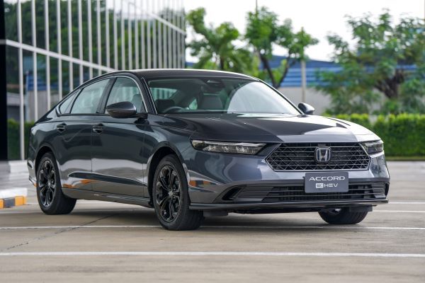 New Accord eHEV E 2025 ภายนอก